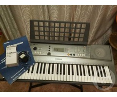 Продам синтезатор Yamaha PSR-R300